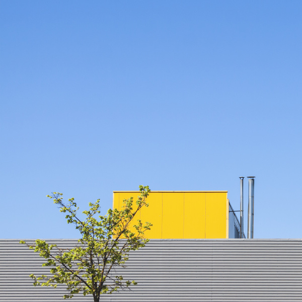 minimalismekoncept med industrielle bygningsdetaljer