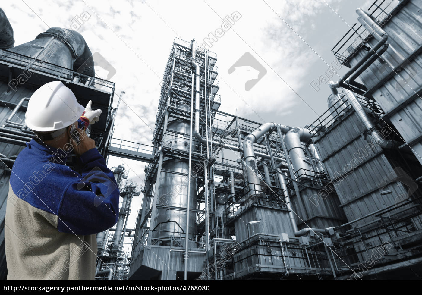 ingeniør på olieraffinaderi - #4768080 | PantherMedia Billedbureau