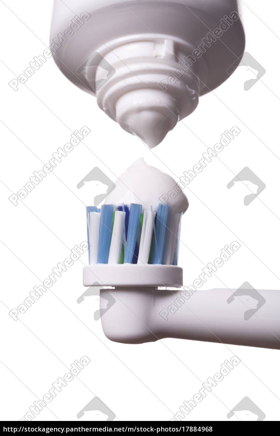 Elektrisk med tandpasta isoleret på hvidt - Stockphoto #17884968 | PantherMedia