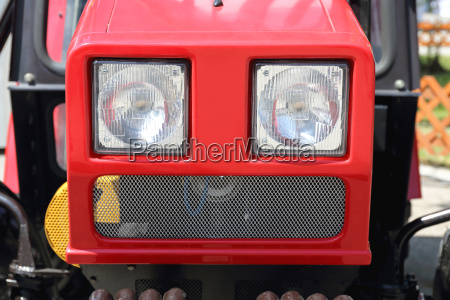 Kom forbi for at vide det Kommerciel Unravel Traktor forlygter - Royalty Free Image #22771159 | PantherMedia Billedbureau