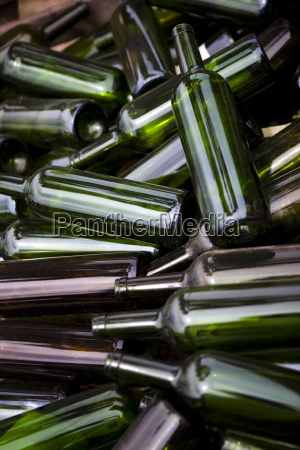 Tomme vinflasker Stockphoto #22859055 | PantherMedia Billedbureau