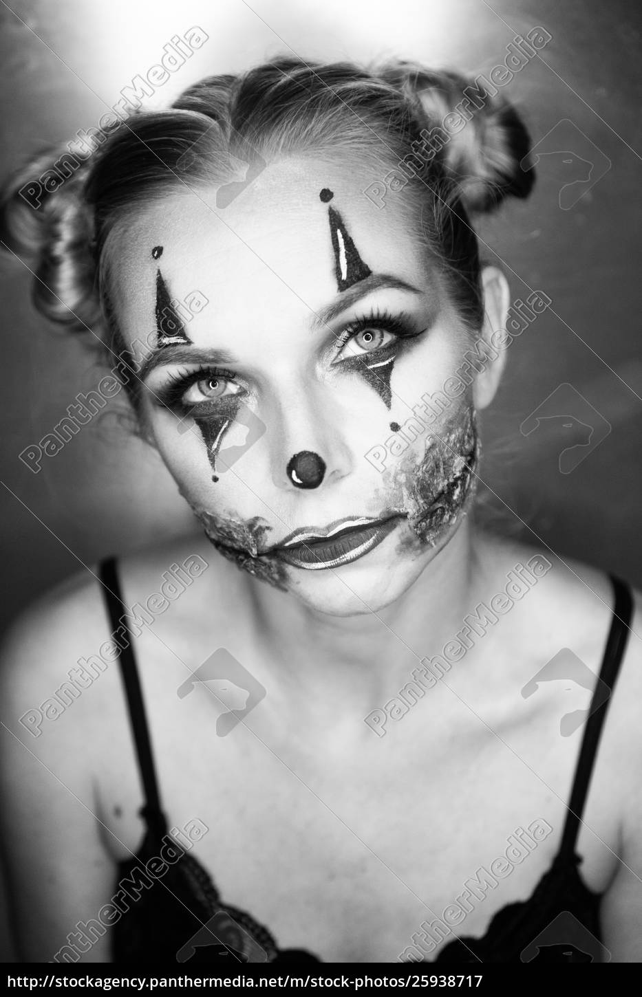 Kvinde med Halloween Stockphoto #25938717 | PantherMedia Billedbureau